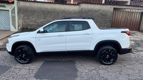 FIAT TORO 2.0 16V TURBO DIESEL FREEDOM 4WD AT9